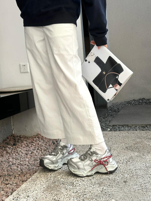 点此购买 巴黎世家女士心动红线双做旧老爹鞋 dx 340255 商品图9