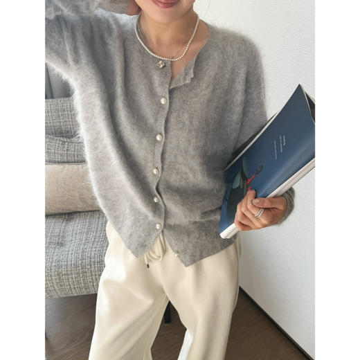 2601313    羊绒拉毛+珍珠扣 开衫 商品图1