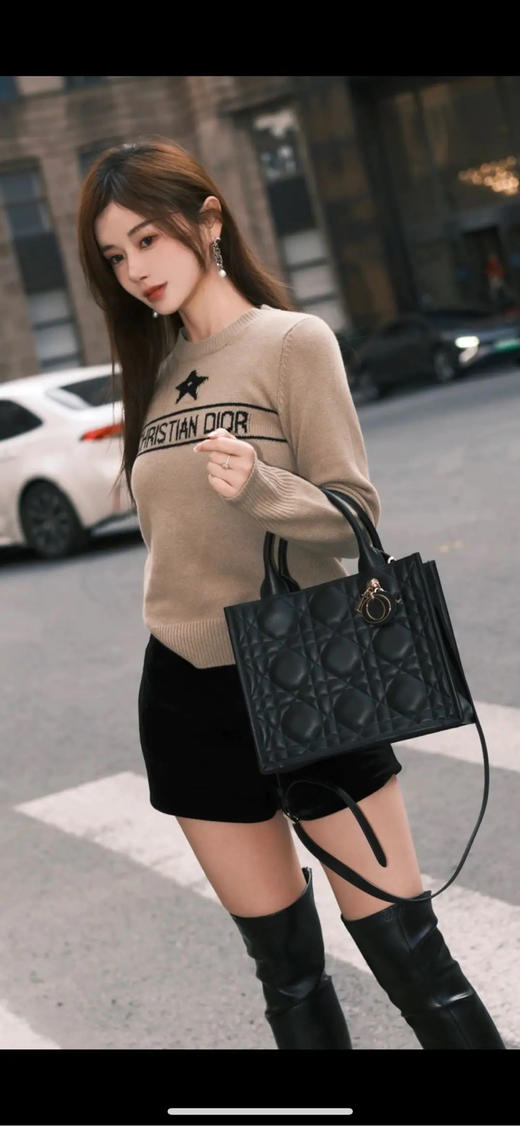 Dior Book Tote 小号 牛皮 黑金 斜挎包 商品图3