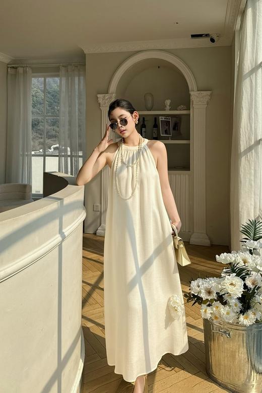 LNNNS 法式气质度假风挂脖无袖连衣裙 22085 商品图3