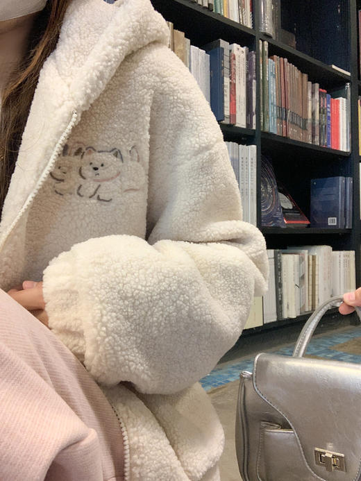 <曾小咸推荐>现货秒杀 ！微信超特价！小熊耳朵连帽羊羔毛外套 日常259.99 立减130 秒杀129.99！！ 商品图6