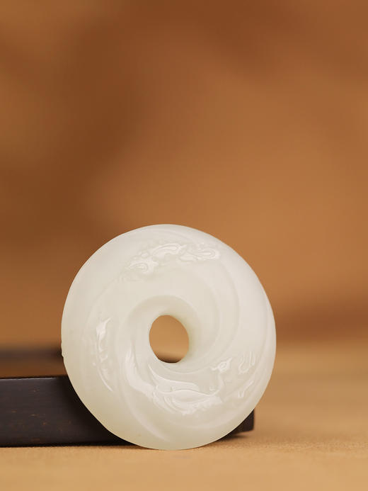 龙凤呈祥 和田玉平安扣吊坠 双面精雕国风玉佩 2026 转运情侣挂坠 商品图0