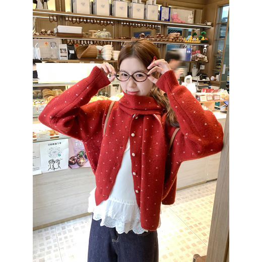 <曾小咸推荐>现货秒杀 ！微信超特价！韩系波点毛衣开衫（送围巾） 日常209.99 立减120 秒杀89.99！！ 商品图2