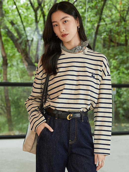 慵懒风条纹长袖 T 恤 春季新款米白藏青宽松刺绣防晒打底衫 商品图0