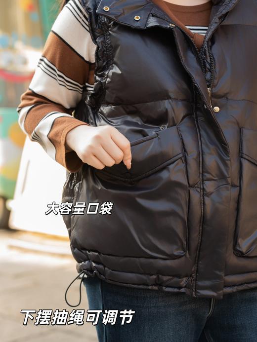 一周发货【90白鸭绒 羽绒马甲】无袖羽绒马夹马甲，💖贴心设计：腋下、下摆可以调节松紧，经典4格充绒，保暖防风，立领。拉链&暗扣双门襟。 商品图7