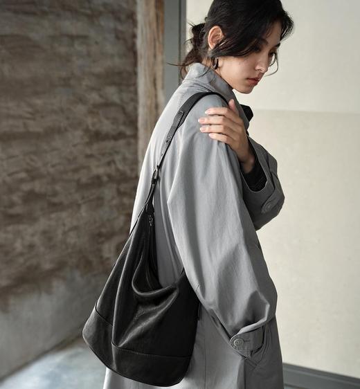 老米优品🎈代工厂直发！高端系列《裘真植鞣小山羊皮双耳水桶包托特包》单肩斜挎，文艺复古 大容量包包！ 商品图3