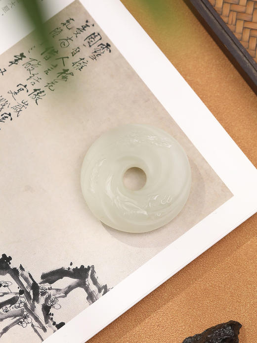 龙凤呈祥 和田玉平安扣吊坠 双面精雕国风玉佩 2026 转运情侣挂坠 商品图2