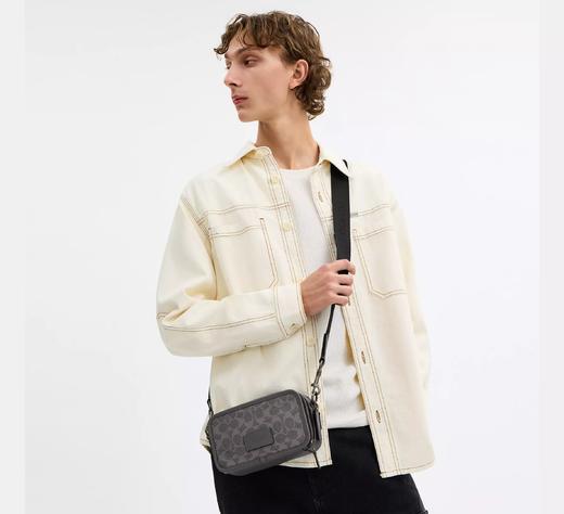 好折！Coach男士Wyatt斜挎包 双口袋只要￥1199直邮到手 商品图2