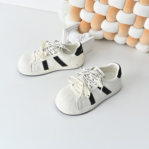 经典鲨2026年春季专柜新品韩版拼色贝壳头休闲板鞋小白鞋女KW142-617021 商品图1