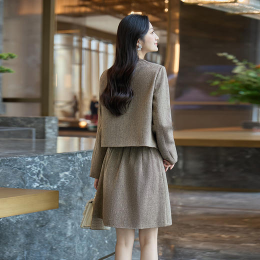 奢姿大码女装2025冬季时尚粗花呢小香风套装胖妹妹气质显瘦两件套9954991140 商品图3