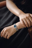 独角鹿西洋古董1970年代瑞士顶级钟表世家百达翡丽Patek Philippe出品18K白金编织表带蓝色日辉纹石英镶嵌钻石表盘女士腕表 商品缩略图1