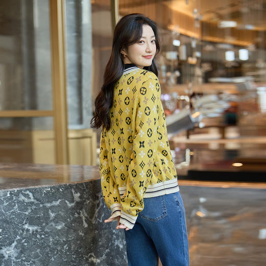 奢姿大码女装2025冬季减龄趣味图案设计圆领针织衫胖妹妹时尚上衣9354310001 商品图3