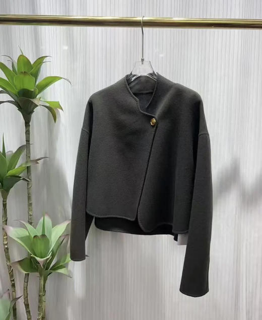 轻奢极简风圆领一粒扣短款羊绒羊毛外套（禁止水洗） 商品图8