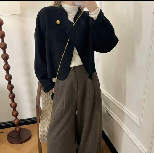 轻奢极简风圆领一粒扣短款羊绒羊毛外套（禁止水洗） 商品图2