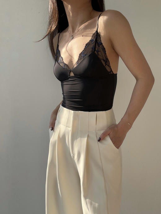 LOAM｜边界 camisole 蕾丝三角杯吊带长上衣 [ 夜幕蓝 / 橄榄绿 / 暖柔沙 ] 商品图2