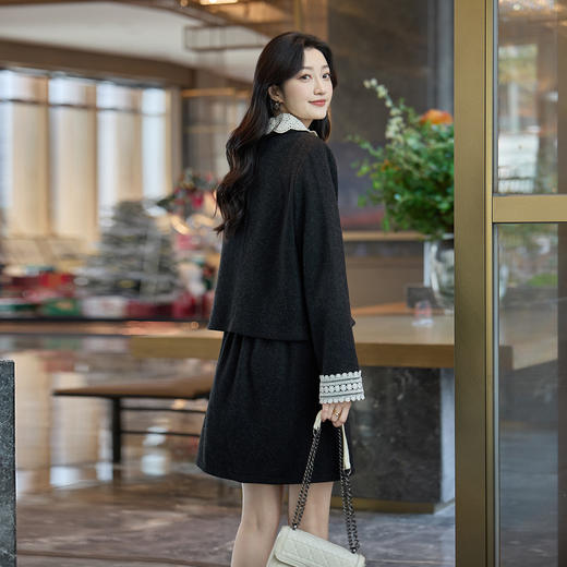 奢姿大码女装2025冬季撞色翻领袖口花边外套半裙套装小香风两件套9954970700 商品图3