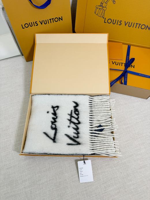 驴家 24年最美的围巾没有之一，独家首发，Fluffygram 围巾取材羊驼毛和绵羊毛混纺，以拉绒处理营造舒适暖意（ZT*DSX) 商品图3