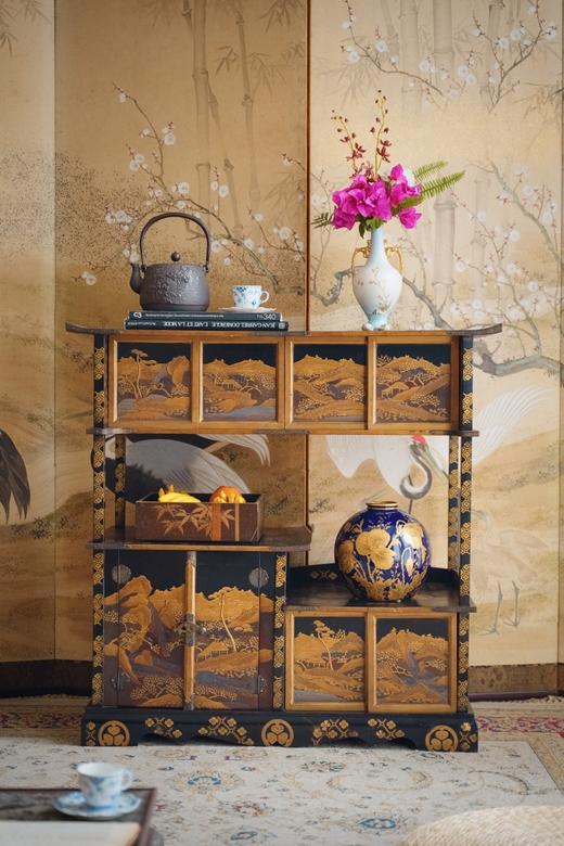 独角鹿西洋古董20世纪中期日本昭和时期出品东方山水楼阁主题黑地金漆莳绘茶棚 商品图2