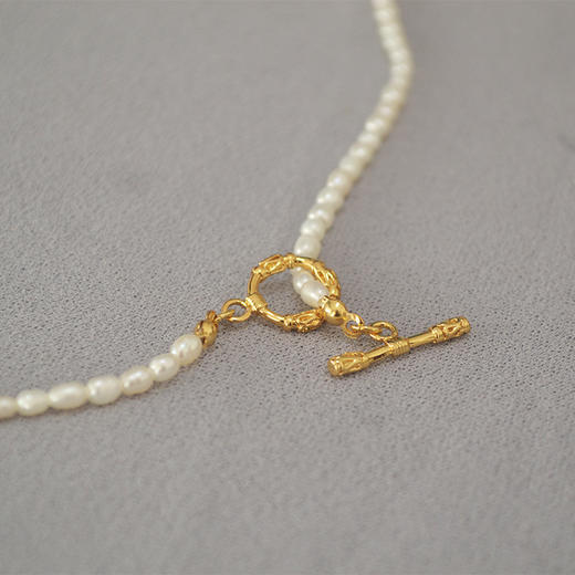 【2件9折】【Petit Bari】法式气质OT扣珍珠短款锁骨项链(项链+扣子总长约40cm) 商品图3
