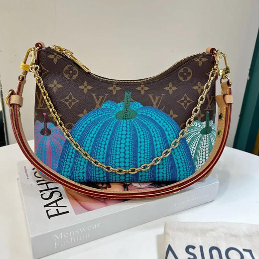 LV 老花拼南瓜印花 草间弥生联名 牛角包 商品图1