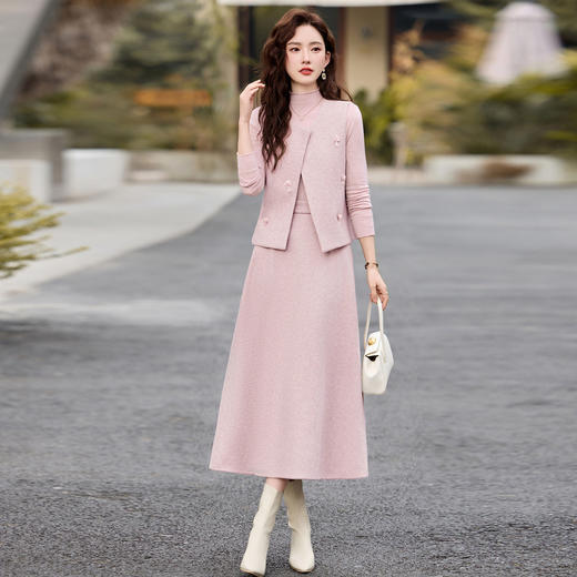 「自」全新升级【铂金会员404/天猫539/差价135】(99140)洛诗琳2026春季新款小香风马甲+气质纯色针织打底衫+高腰半裙三件套 商品图1