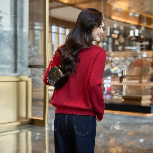 奢姿大码女装2025冬季胖妹妹时尚花朵装饰针织衫气质甜美显瘦上衣9854635277 商品图3