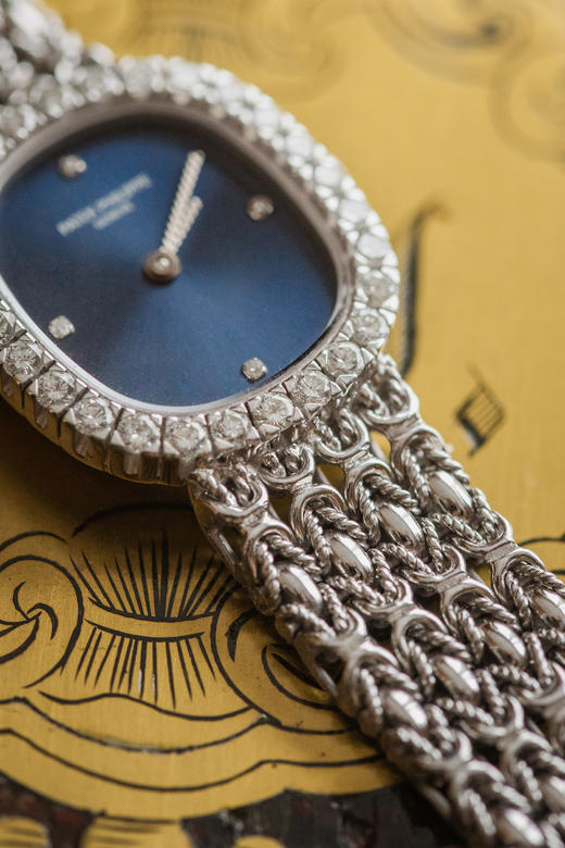 独角鹿西洋古董1970年代瑞士顶级钟表世家百达翡丽Patek Philippe出品18K白金编织表带蓝色日辉纹石英镶嵌钻石表盘女士腕表 商品图6