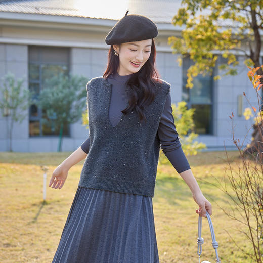 奢姿大码女装2025冬季胖妹妹时尚深V领针织马甲气质休闲显瘦上衣9854691093 商品图1