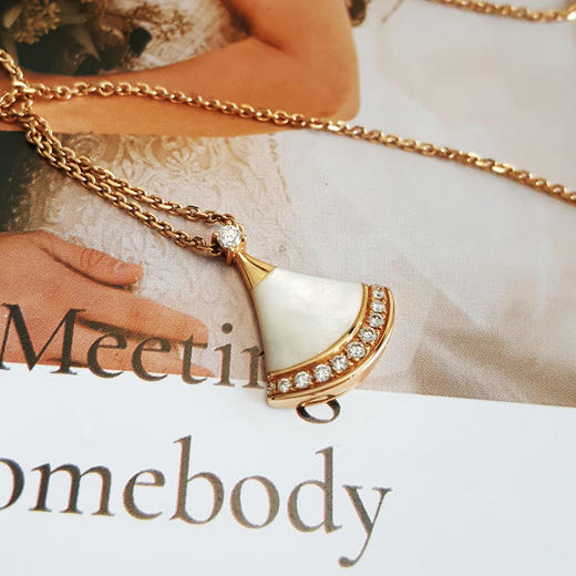 【95新】BVLGARI宝格丽DIVAS’DREAM系列358365  玫瑰金小号白贝母镶边钻扇子项链链长约44cm女士 170126NJT41 商品图2