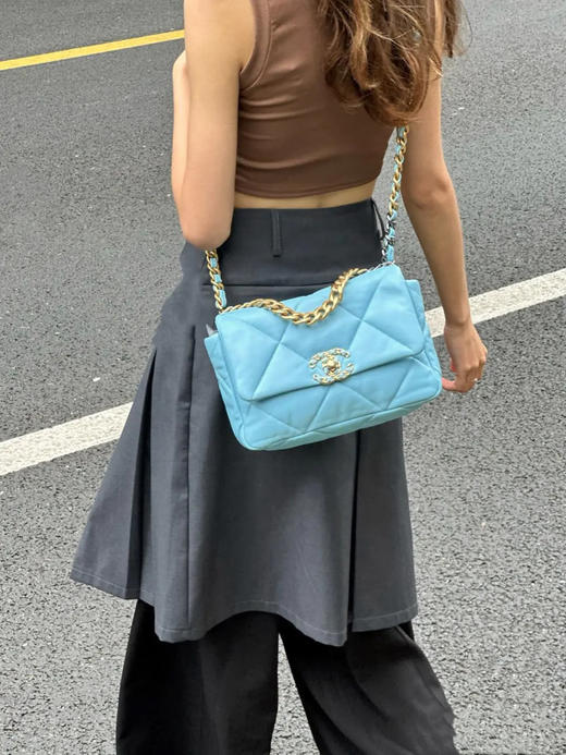 Chanel 19bag 浅蓝 羊皮 斜挎包 商品图2