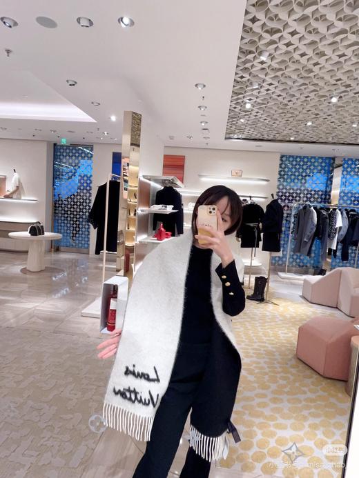 驴家 24年最美的围巾没有之一，独家首发，Fluffygram 围巾取材羊驼毛和绵羊毛混纺，以拉绒处理营造舒适暖意（ZT*DSX) 商品图4