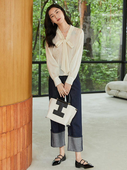 法式奶杏木耳边飘带衬衫 春夏季新款肌理感宽松甜美长袖衬衣 商品图1