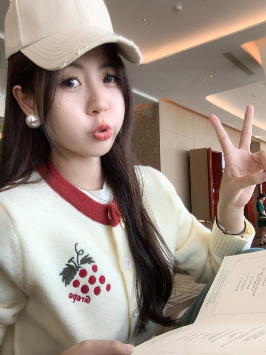 <曾小咸推荐>现货秒杀 ！微信超特价！撞色毛衣开衫 日常189.99 立减100 秒杀89.99！！ 商品图10