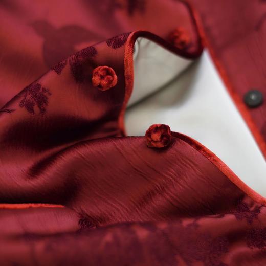 迟暮冬.缎面提花圆领棉外套 商品图1