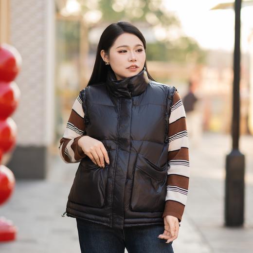一周发货【90白鸭绒 羽绒马甲】无袖羽绒马夹马甲，💖贴心设计：腋下、下摆可以调节松紧，经典4格充绒，保暖防风，立领。拉链&暗扣双门襟。 商品图0