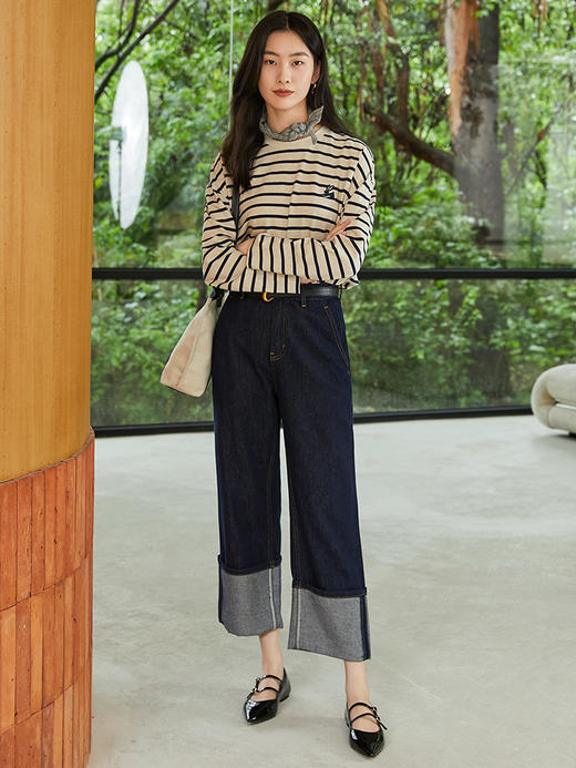 慵懒风条纹长袖 T 恤 春季新款米白藏青宽松刺绣防晒打底衫 商品图1