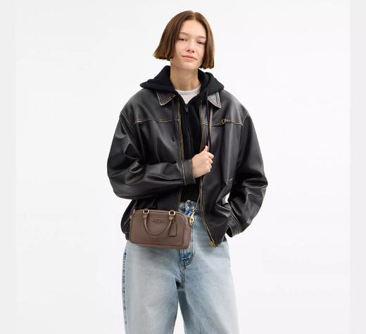 好折！Coach Satchel 带手柄斜挎包 只要￥1299直邮到手 商品图0