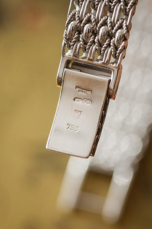 独角鹿西洋古董1970年代瑞士顶级钟表世家百达翡丽Patek Philippe出品18K白金编织表带蓝色日辉纹石英镶嵌钻石表盘女士腕表 商品图11