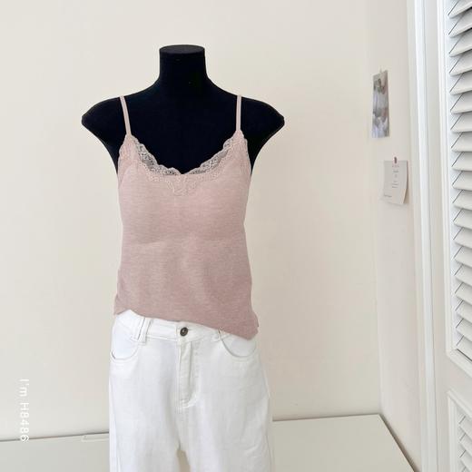 老米优品🎈3-5天！《桑蚕丝竖条纹拼接蕾丝V领细肩带背心》亲暖，精致，唯美内搭~~BX260123A 商品图2