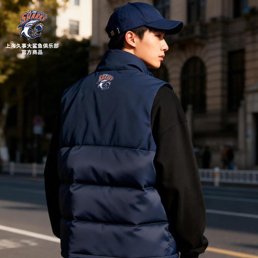 【官方正版】上海久事大鲨鱼俱乐部 | 藏蓝保暖背心秋冬新款棉马甲 商品图3