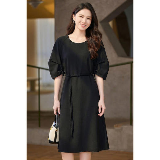 【51直降秒杀】哑光醋酸小黑裙 弹力垂坠 显瘦优雅 米思阳2025夏季新款时髦通勤半袖显瘦裙子2037 商品图1