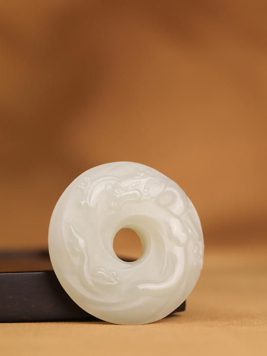 龙凤呈祥 和田玉平安扣吊坠 双面精雕国风玉佩 2026 转运情侣挂坠 商品图1