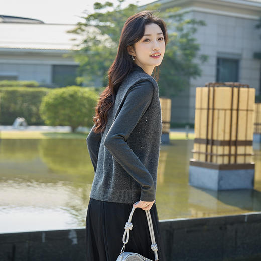 奢姿大码女装2025冬季胖妹妹时尚深V领针织马甲气质休闲显瘦上衣9854691093 商品图3