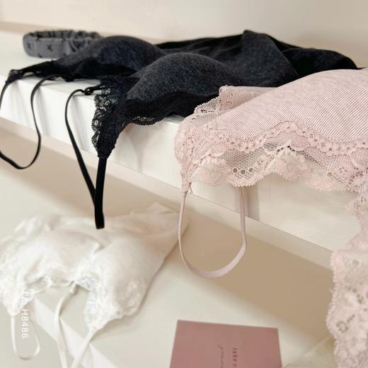 老米优品🎈3-5天！《桑蚕丝竖条纹拼接蕾丝V领细肩带背心》亲暖，精致，唯美内搭~~BX260123A 商品图4