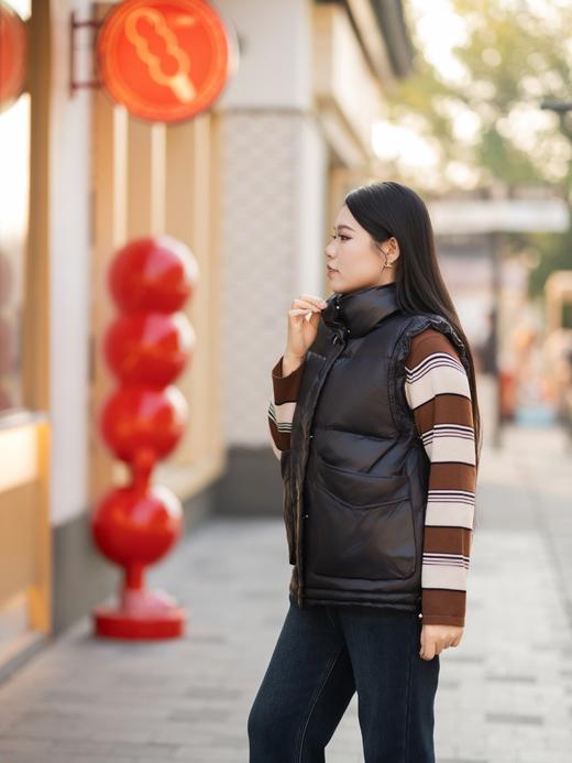 一周发货【90白鸭绒 羽绒马甲】无袖羽绒马夹马甲，💖贴心设计：腋下、下摆可以调节松紧，经典4格充绒，保暖防风，立领。拉链&暗扣双门襟。 商品图14