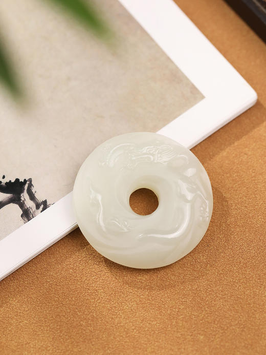 龙凤呈祥 和田玉平安扣吊坠 双面精雕国风玉佩 2026 转运情侣挂坠 商品图3