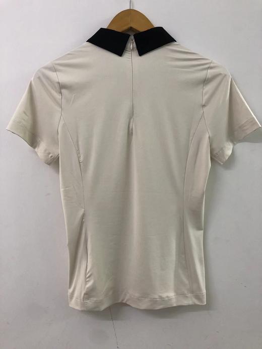 JL家新款女士撞色短袖来啦！本季新款❗️非常有他家风格的款式，当季主推的日常基础款，上身非常高级大气，不同于前两年全部追求廓形宽松的版型，最近几季的版型都更显瘦舒适，到底有多好穿，你们自己来体会 ！ 商品图1