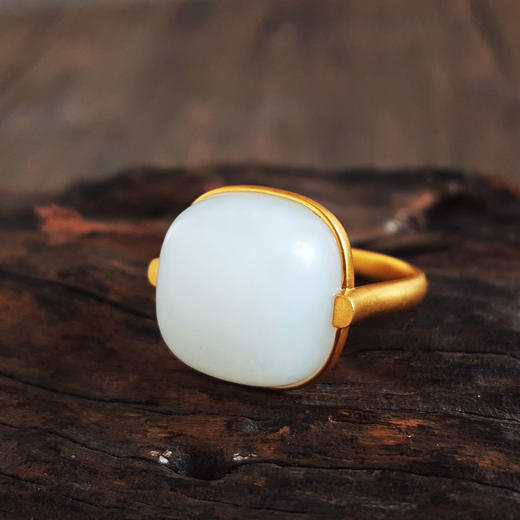 【天然正品】AU750黄金镶天然细腻新疆籽料一级白油润度佳蛋面和田玉戒指14.8*14.6MM（皆取最大值）16号（戒圈可改）060126NJ36 商品图4