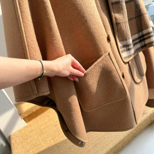 【来点不一样的】独家~高段位！重磅限定！2026复古千金感气质两面穿大衣围巾双面呢斗篷！ 商品图2