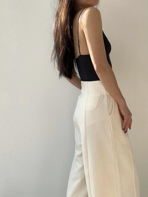 LOAM｜边界 camisole 蕾丝三角杯吊带长上衣 [ 夜幕蓝 / 橄榄绿 / 暖柔沙 ] 商品图9